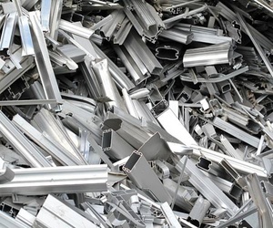 Déchets d'aluminium extrudé 6063 de qualité supérieure, prêts pour le four, profilés en aluminium propres, haute pureté, recyclables, qualité industrielle - Product Image 4