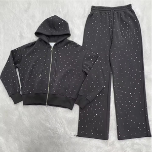 Ensemble deux pièces uni pour femme, style streetwear hiver 2026, directement de l'usine, fabriqué sur mesure pour les canaux de commerce B2B mondiaux. - Product Image 1