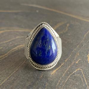 Bague de créateur tendance en lapis-lazuli, 8,0 grammes, accessoire élégant fait main - Product Image 1