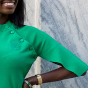Vestido Verde con Mangas de Capa para Mujer, Diseño Elegante con Hombros Caídos, Vestido Casual Elegante para Fiesta, Diseño Personalizado de Moda para Damas, Venta al Por Mayor - Product Image 4