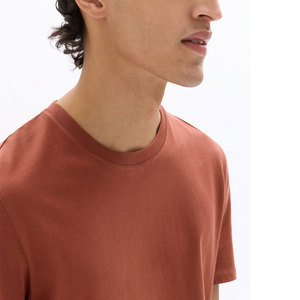 Camiseta de algodón de manga corta con cuello redondo para hombre, color liso, ajuste regular, estilo casual, tejido de punto, color óxido. - Product Image 4