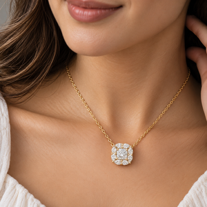 Pendentif Diamant de laboratoire taille coussin en or massif 14K 18K avec halo et accent poire 1.60CT DEF VVS, Pendentif Anniversaire, Vente en gros - Product Image 2