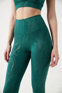 Ensemble de yoga haut de gamme avec tapis écologique, blocs, sangle et serviette pour débutants et pratiquants avancés - Product Image 5