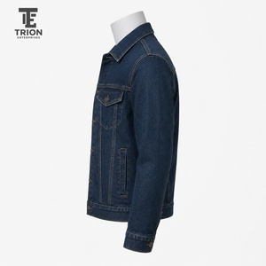 Veste en jean courte pour femme, tissu en jean doux en coton, coupe courte élégante, design moderne, parfaite pour les tenues décontractées et le streetwear - Product Image 4