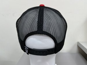 ผลิตในโรงงานเวียดนาม หมวกแก๊ปแบบ 5 ชิ้นส่วน โครงสร้างแข็งแรง ระบายอากาศได้ดี พร้อมแผ่นยางแบบกำหนดเอง เหมาะสำหรับแฟชั่นประจำวัน - Product Image 2