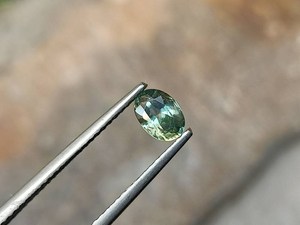Zafiro Verde Natural de 0.66 Quilates, 5.5X4X3.2 MM, Ovalado, Facetado, Gema Suelta para Joyería - Product Image 1