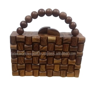 Pochette en bois d'acacia avec chaîne détachable, pochette de mariée, pochette en bois brun faite à la main à prix avantageux par FWE - Product Image 3