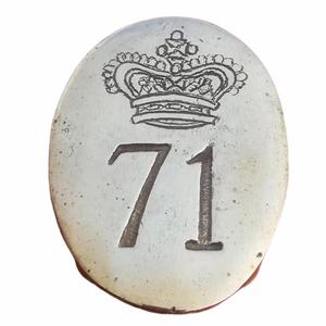 Plaque de ceinture d'épaule en laiton du 4e (4e Royal) Régiment de Foot, datant du XIXe siècle, gravée « THE KING'S OWN REGIMENT » - Product Image 6