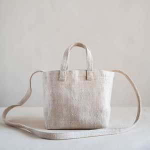 Bolso Bandolera de Yute con Impresión Personalizada, Bolso Tipo Sling Moderno para Uso Promocional - Product Image 1