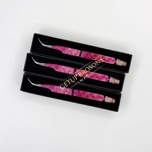 Pince à cils GETUP BROSONS IMPEX courbée en acier inoxydable avec revêtement papier, personnalisable, découpe laser perforée, vente en gros, marque privée - Product Image 4