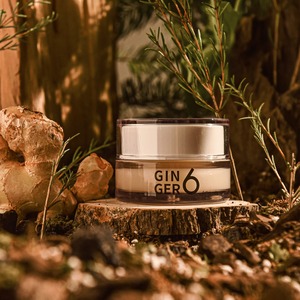 Crema hidratante activa coreana K-Beauty para una piel radiante con péptidos, niacinamida, agua de jengibre, cuidado de la piel vegano. - Product Image 2