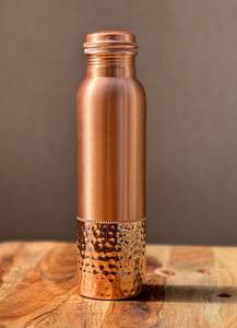 ขวดน้ำทองแดงแบบพกพา ดีไซน์เรียบง่าย ผิวสัมผัสแบบตอกลาย - Product Image 1