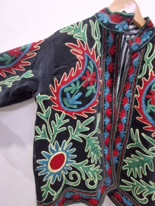 เสื้อโค้ทผู้หญิง Bless International SUZANI JACKET-170 รุ่น StylHandmade งานปักลายดอกไม้สไตล์วินเทจ ผ้ากำมะหยี่ ปักลายซูซานี ความยาวปกติ - Product Image 2