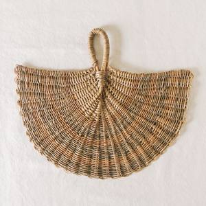 Abanicos de ratán tejidos a mano con diseños personalizados, económicos, ecológicos y decorativos para colgar en la pared. - Product Image 3