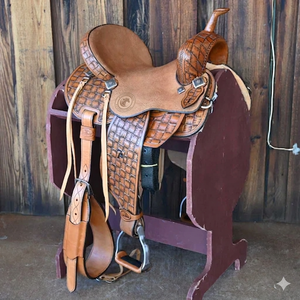 Selle de cheval western rustique en cuir avec motif floral gravé, assise large pour de longues balades à cheval et tâches de ranch, ensemble complet de sellerie inclus. - Product Image 2