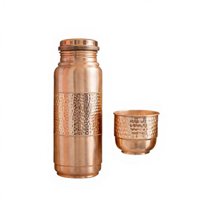 Botella de Agua de Cobre de Lujo, Apta para Lavavajillas, Ecológica, Irrompible y de Diseño Compacto para Uso Diario y Viajes - Product Image 1