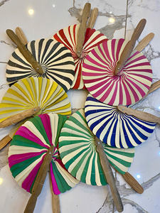 Abanico de Hoja de Palma Natural de Vietnam Diseñado para Decoración de Festivales con Grabado Personalizado - Product Image 2