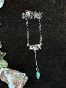 Collar de Turquesa Kingman Hecho a Mano con Caballo Salvaje, Plata de Ley, Joyería Artesanal Boho del Suroeste, Regalo Exclusivo para Ella - Product Image 5