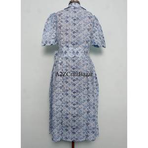 Vestido midi de algodón 100% para mujer, muy vendido, ecológico, lavable, se puede limpiar a máquina, transpirable, con botones, estampado, cuello en V y manga corta. - Product Image 4