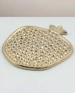 Ensemble de 4 dessous-de-verre décoratifs et utilitaires en forme d'ananas, finition dorée de qualité supérieure, design moderne aux motifs fruités - Product Image 5