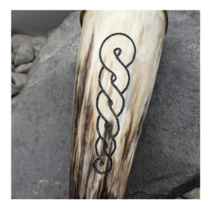 Cuerno Personalizado Tallado a Mano, 100% Cuerno de Buey Pulido, 2026, Artículos Religiosos y de Recuerdo, Logotipo Personalizable, Capacidad de 300-400 ml - Product Image 1