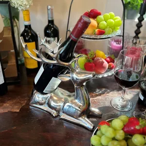 Support à bouteilles de vin décoratif en aluminium style ferme pour intérieurs modernes et utilisation en bar, prêt à l'emploi - Zahid Exports - Product Image 4