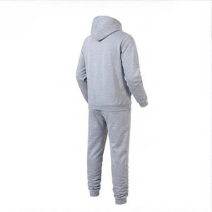 Nueva llegada: Conjunto de sudadera con capucha y pantalones deportivos de forro polar gris para hombre con logo personalizado, ropa casual de otoño, trajes deportivos de punto de color sólido. - Product Image 4