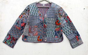 เสื้อแจ็คเก็ตผ้าฝ้ายควิลท์ทำมือสไตล์วินเทจ เสื้อแจ็คเก็ตแขนยาวผ้าฝ้ายสไตล์วินเทจจากเมืองชัยปุระ - Product Image 2