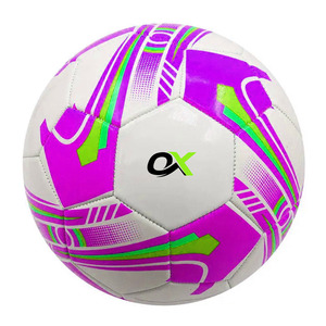 Ballon de football d'entraînement en cuir PU de haute qualité pakistanais OXVA INDUSTRIES, taille 5, 400-450g, pour les sports d'équipe, utilisation en extérieur et en intérieur - Product Image 1