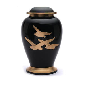 Urne funéraire artisanale en laiton de qualité supérieure avec placage nickel, personnalisable, souvenir décoratif pour les funérailles - Product Image 4