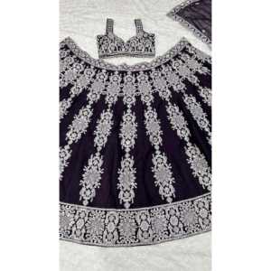 Vestido de Noche de Diseñador, Elegante Lehenga Choli con Bordado de Hilo y Lentejuelas para Fiestas - Product Image 1