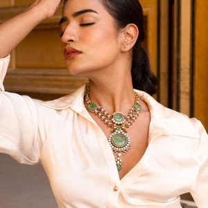 Pendientes de plata de ley 925 Gajaah con piedras preciosas de esmeralda verde real para mujer, para bodas y fiestas. - Product Image 2