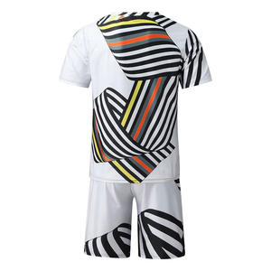 Conjunto de Camiseta y Pantalones Cortos para Hombre, Colección de Verano, Logotipo Personalizado, Manga Corta, 100% Poliéster y Algodón, Tallas Grandes, Sublimación Térmica, Venta al Por Mayor - Product Image 6