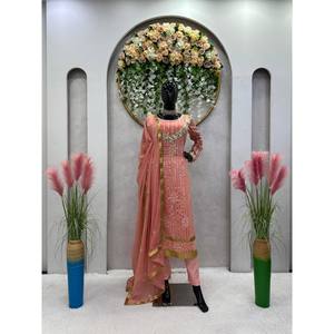 Belle robe modeste pour les fêtes Top-Bottom et ensemble Dupatta élégant et élégant - Product Image 2
