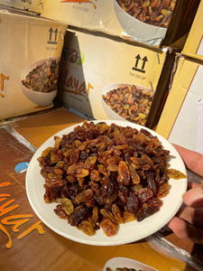 <b>Sweet</b> Dried Grapes Healthy Fruit Snack Ready To Eat - Product Image 1