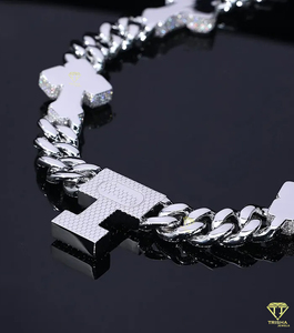 Chaîne cubaine premium avec maillons croisés, ornée de diamants de laboratoire et d'un design de bijoux hip-hop tendance - Product Image 5
