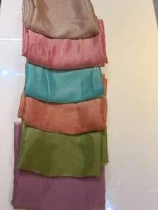 Tela Satén Metálica de Poliéster/Nailon, Tejido de Peso Medio para Vestidos, Saris, Ropa de Novia y Ocasiones Especiales - Product Image 2