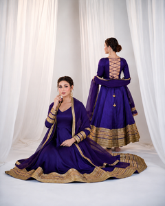ชุดเดรส Anarkali แขนยาวปักเลื่อมลาย Codding ผ้าไหมหนา 3 มม. พร้อมกางเกงไมโครมีซับในและผ้าคลุมไหล่เข้าชุด รุ่น GW 6132 - Product Image 1