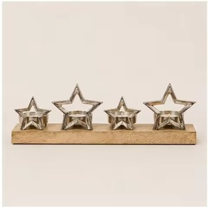 Élégant porte-bougie en métal pour centre de table de Noël, idéal pour la décoration festive des repas - Product Image 5