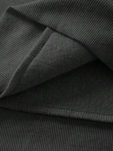 Sweat-shirt à capuche zippé noir gothique personnalisé pour homme avec imprimé crâne, coupe oversize, en molleton de coton, style automne, vente en gros - Product Image 3