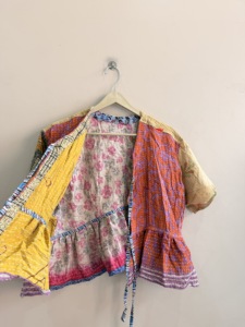 Lote surtido de blusas tribales vintage Kantha hechas a mano para mujer, estilo hippie. - Product Image 6