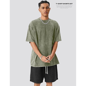 T-shirt et short vintage délavés à l'acide avec logo personnalisé, impression DTG, t-shirt homme surdimensionné en coton lourd, ensemble short et joggers homme 100% coton - Product Image 5