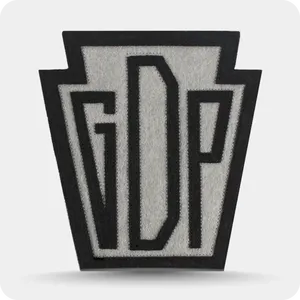 Patch brodé thermocollant éco-responsable en toile avec motif alphabet pour personnalisation par MAKRAH SPORTS - Product Image 1
