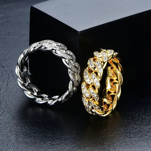 Anillo Cubano Hip Hop Chapado en Oro de 18k, Plata de Ley 925 con Incrustaciones de Moissanita VVS para Hombre y Mujer - Product Image 2