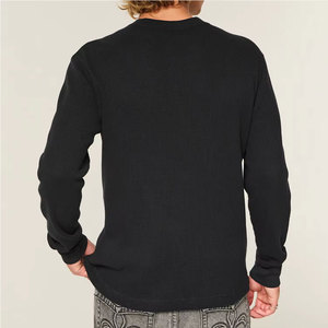 Chemise en tricot gaufré moderne, tissu léger et chaud, style tendance, idéale pour un look quotidien - Product Image 3