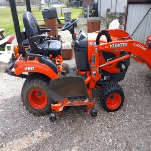 Entrega Rápida, Compre el Mini Tractor Kubota BX2680 Diésel con Tracción 4x4, Caja de Cambios con Bomba Avanzada, Equipo Agrícola Pesado de Primera Calidad - Product Image 4