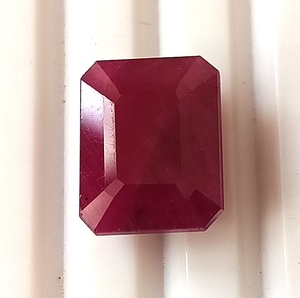 พลอยทับทิมแอฟริกันธรรมชาติ 10.35 กะรัต ทรงเหลี่ยมมรกต - Product Image 6