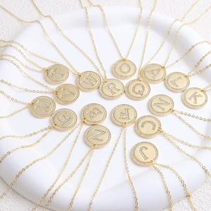 สร้อยคอจี้ตัวอักษรภาษาอังกฤษ 26 ตัว ดีไซน์หรูหรา สไตล์ยุโรปและอเมริกา ประดับเพชรซิคอนทรงกลม แบรนด์แฟชั่น - Product Image 1