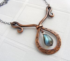 Collar de Cobre Único con Diseño Artístico y Ajuste Cómodo para las Necesidades Diarias de Estilismo con Joyería - Product Image 1