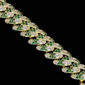 Collier chaîne cubaine en argent 925 avec moissanite vert et blanc, bijou de déclaration en forme de couronne, idéal pour cadeau de fête - Product Image 3